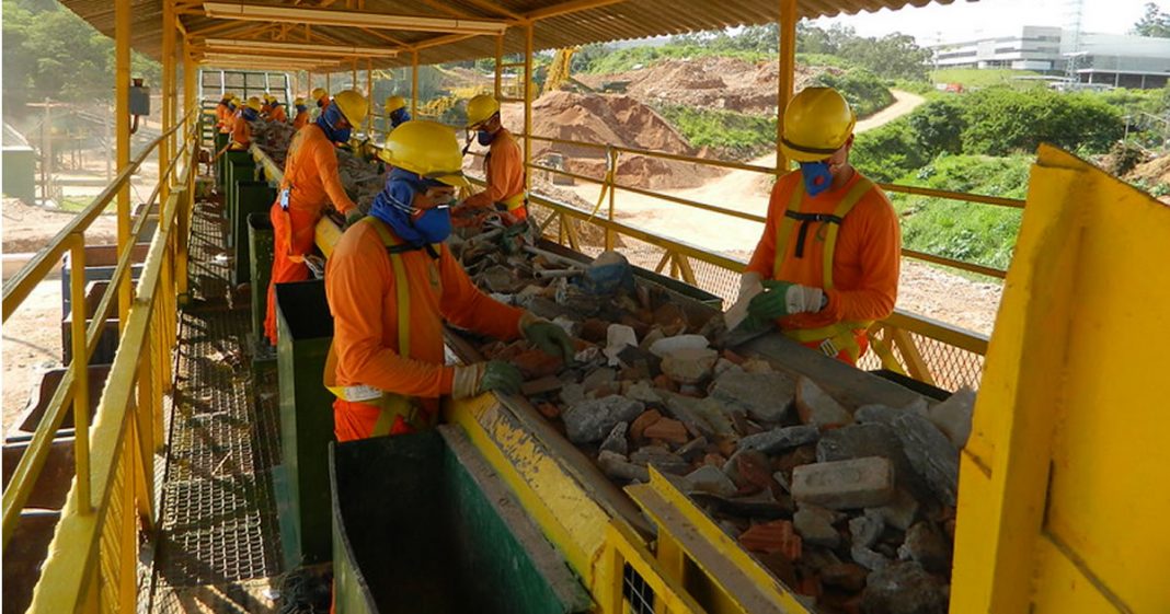 Jundiaí recicla 100% dos resíduos da construção civil e reaproveita em obras públicas