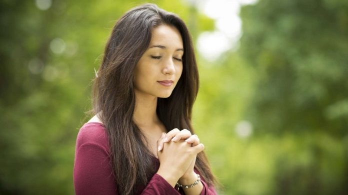 woman-praying-marquee1_0
