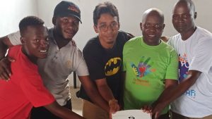 resilienciamag.com - Brasileiro, ex-catador de latinhas foi aprovado em Harvard e leva projeto a escola na África