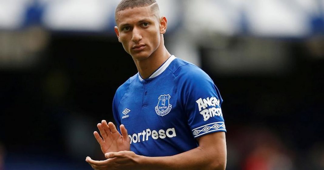 Jogador Richarlison ajuda vítimas da chuva no Espírito Santo