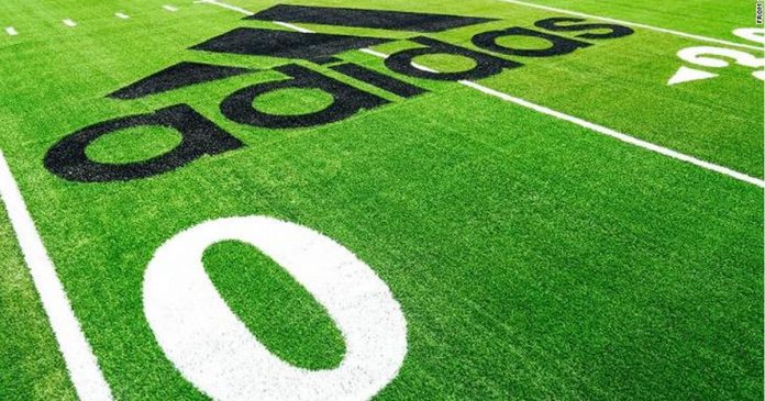adidas-constroi-campo-de-futebol-com-plastico-reciclado-o-melhor-jogo-e-salvar-o-planeta
