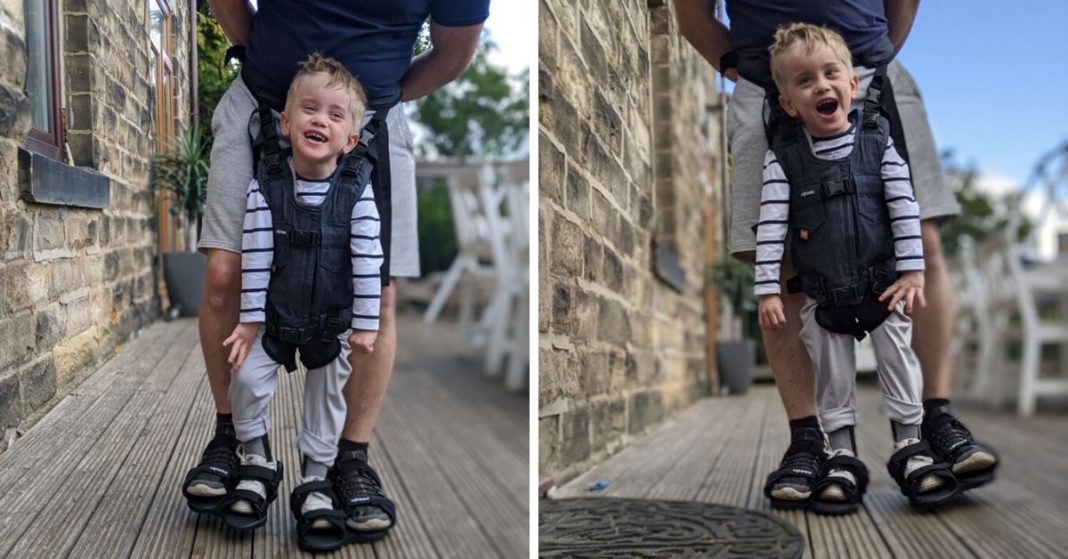 A doce reação de uma criança com paralisia cerebral ao dar os primeiros passos