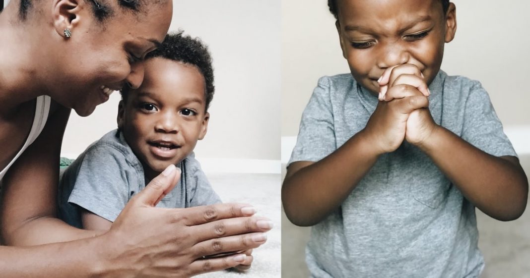 Deus me surpreendeu quando gentilmente me ensinou a rezar através do meu filho!