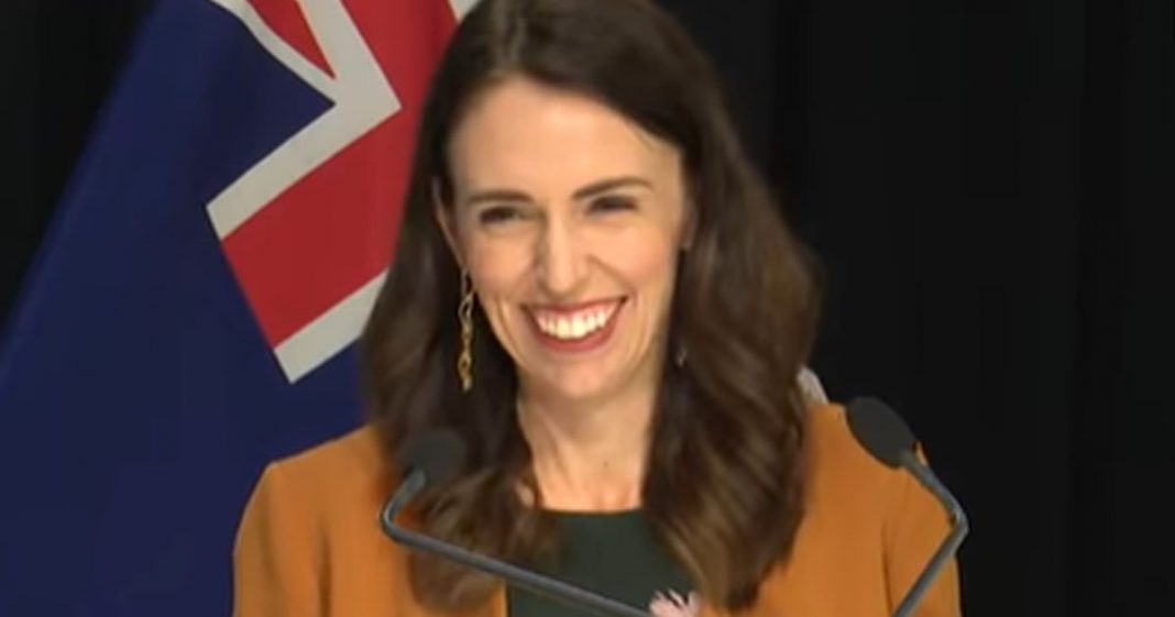nova-zelandia-esta-livre-da-covid-primeira-ministra-comemora-muito