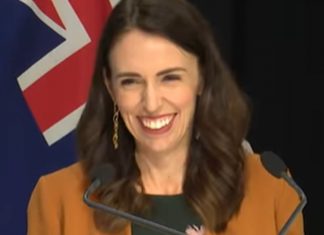 Nova Zelândia está livre da covid: primeira-ministra comemora muito