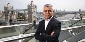 resilienciamag.com - Prefeito de Londres abdica de parte do próprio salário para ajudar no combate ao vírus
