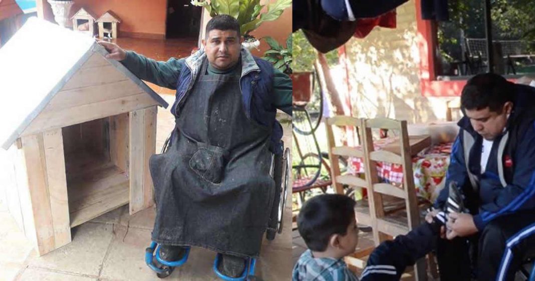 Ele ficou paraplégico, agora constrói e vende casas de cachorro para sustentar sua família.