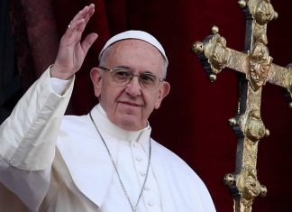 Papa Francisco diz que a Igreja deveria se desculpar com os “gays”