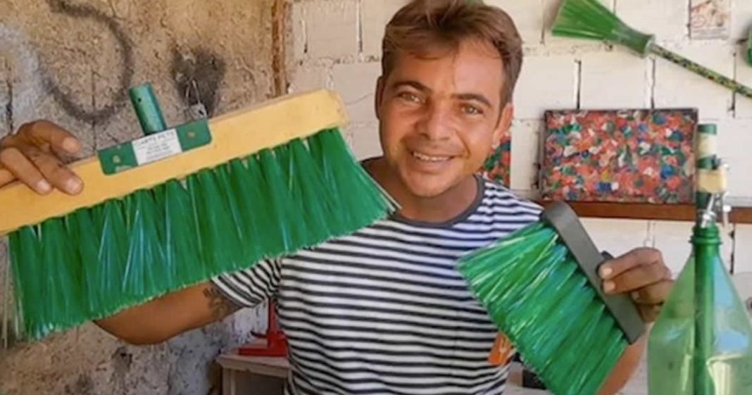 Gari brasileiro venceu o alcoolismo e se tornou uma celebridade da reciclagem no YouTube