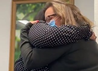 Após vencer Covid, mulher encontra doadora de plasma que salvou sua vida: vídeo