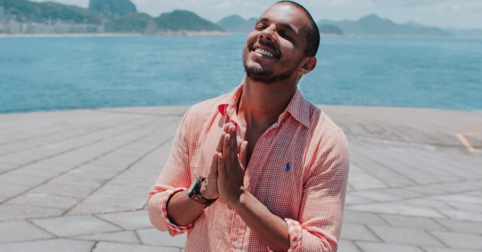 a-felicidade-de-uma-pessoa-depende-da-profundidade-de-sua-gratidao a-felicidade-de-uma-pessoa-depende-da-profundidade-de-sua-gratidao