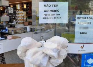 Padaria doa pão para pessoas que não podem comprar.