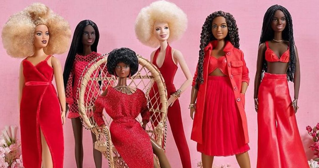 Barbies afro fazem sucesso por promoverem a representividade.