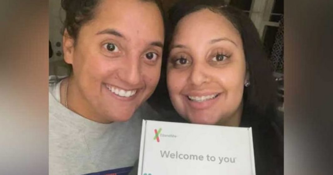 Colegas de trabalho descobrem que são irmãs depois de 30 anos separadas