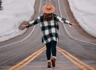 Inteligência Emocional é mandar alguém a MERDA, de tal forma, que ela fique entusiasmada com a viagem!