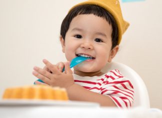 Por que as crianças japonesas obedecem e não fazem birra?