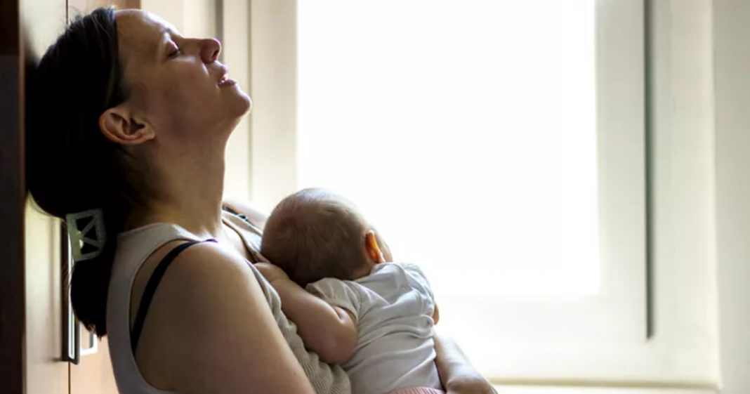 cuidar-de-criancas-pequenas-e-exaustivo-nao-romantize-a-maternidade