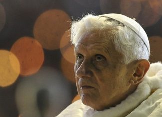Bento XVI, em carta aberta, pede perdão pela omissão nos casos de abuso sexual dentro da Igreja