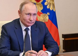 Putin tem câncer terminal no intestino, diz jornal britânico