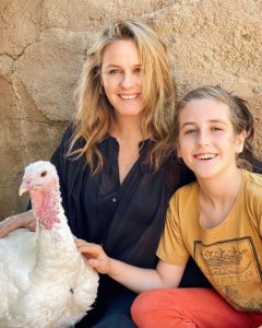 resilienciamag.com - Alicia Silverstone revela que ainda dorme na mesma cama com o filho de 11 anos: “É natural”.