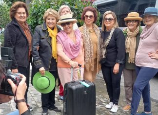 Grupo de idosas viajam a Maceió para comemorar os 87 anos da amiga mais velha. “Minha cura”.