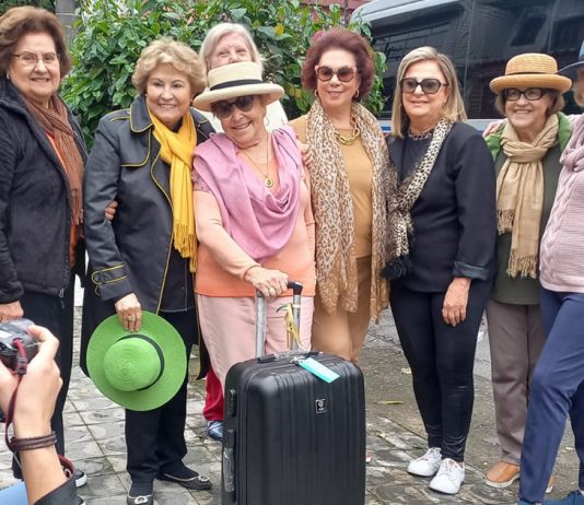 grupo-de-idosas-viajam-a-maceio-para-comemorar-os-87-anos-da-amiga-mais-velha