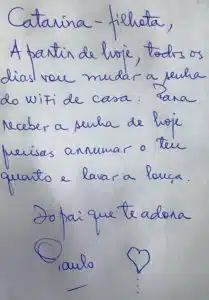resilienciamag.com - Pai mudava a senha do Wi-Fi todos os dias e s&oacute; liberava depois que a filha fizesse suas tarefas