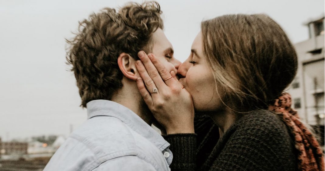 o-amor-de-verdade-nao-limita-ele-e-um-transbordar-de-riquezas