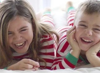 Dar menos brinquedos aos seus filhos no Natal os torna mais felizes