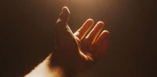 senhor-a-misericordia-que-emana-de-ti-preenche-o-mundo-inteiro