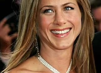 Jennifer Aniston diz que o casamento conturbado de seus pais fez da sua vida amorosa, difícil. “Mais fácil estar sozinha”.