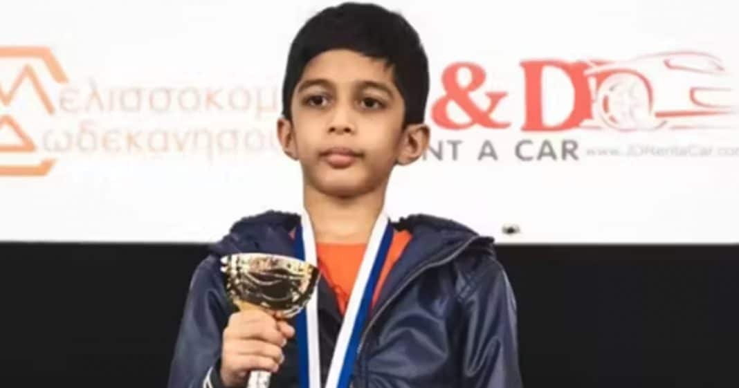 Menino de 8 anos derrota adulto no xadrez e se torna o mais jovem a vencer grão-mestre
