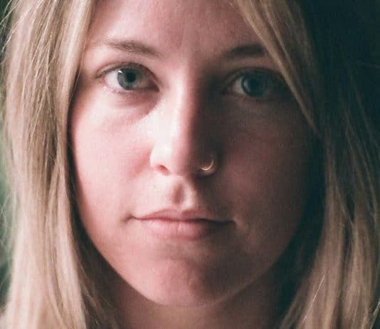 a-rejeicao-que-voce-sente-que-sofreu-na-infancia-pode-afetar-a-forma-como-voce-conduz-a-sua-vida-adulta