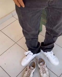 resilienciamag.com - Jovem tira sarro de amigo por usar tênis falsificado e pai o obriga a ir à escola com “sandálias da humildade”.