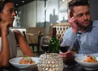 5 Coisas que uma mulher faz que a deixa desinteressante