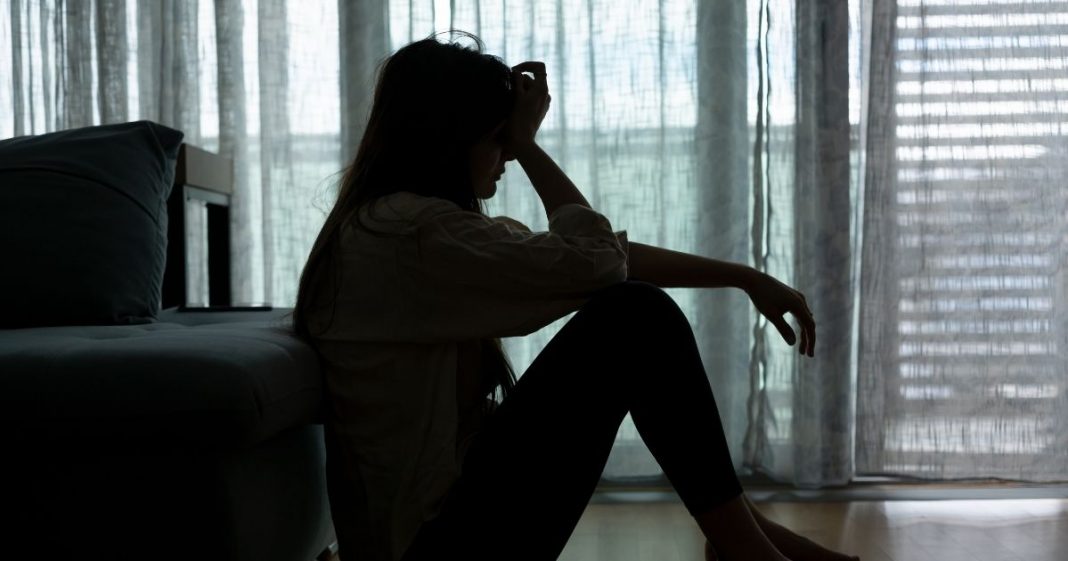10 Sinais silenciosos de depressão em mulheres que muitas pessoas ignoram
