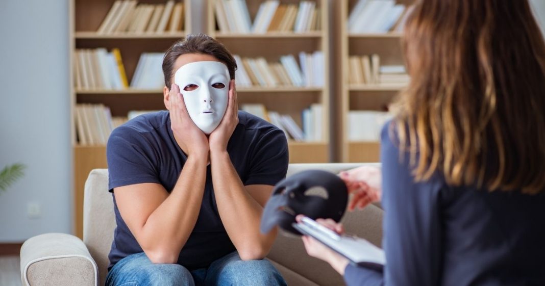3 sinais de que seu parceiro pode ser um narcisista (e como proteger sua saúde emocional)