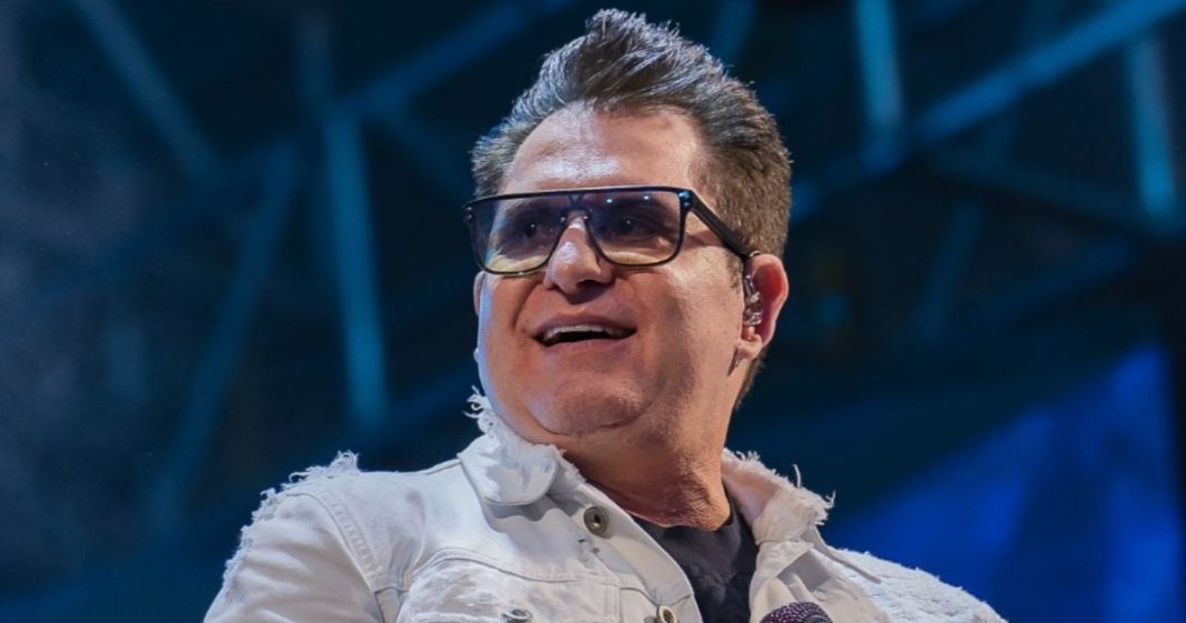 Marrone sofre queda durante show, perde a memória e preocupa fãs: “Não lembro de nada”