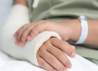 Nunca quebrou um osso? Três teorias espirituais que explicam esse mistério