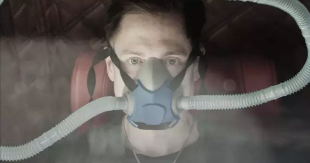Biohacker que quer “viver para sempre” mostra resultados surpreendentes após 90 dias de oxigenoterapia