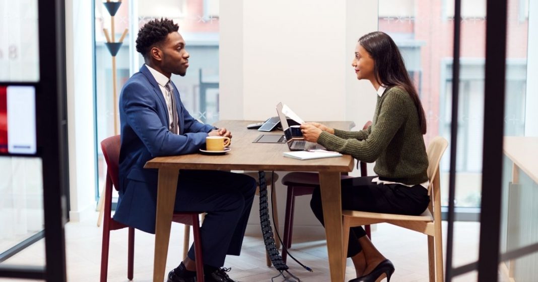 Especialista revela a pergunta mais poderosa para fazer no final de uma entrevista de emprego — e ela pode garantir sua vaga
