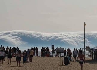Nuvem em forma de tsunami assusta banhistas em Portugal — entenda o fenômeno raro por trás do espetáculo