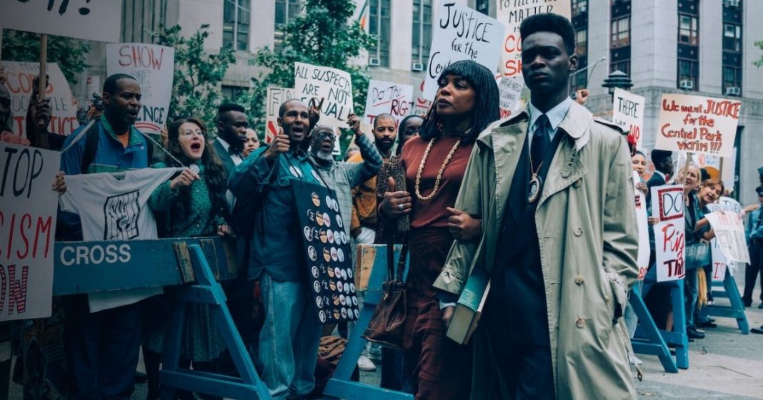 Série da Netflix baseada em um caso real faz público se emocionar: “É difícil assistir, mas é uma obra-prima. Todos deveriam ver.”