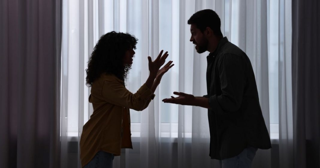 3 Sinais de que seu relacionamento está chegando ao fim, segundo uma especialista