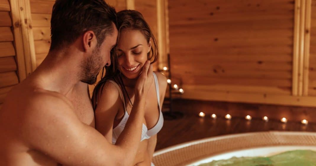 5 Sinais discretos que podem revelar o passado amoroso de uma mulher