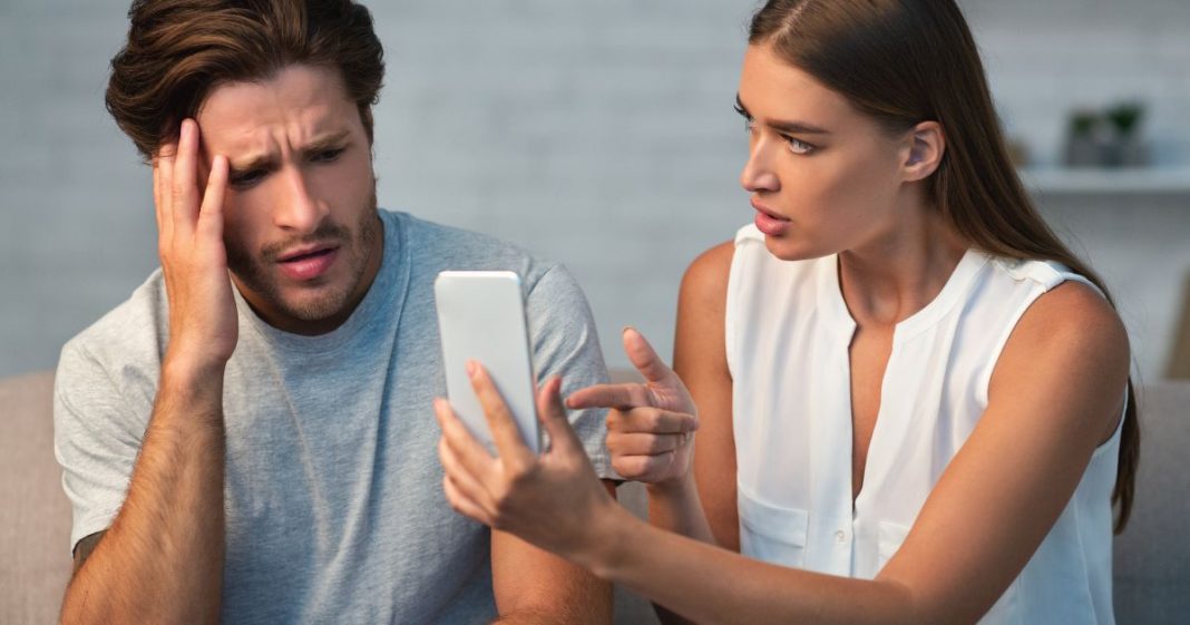 Como confrontar um traidor: 10 passos seguros para enfrentar a verdade sem perder o controle