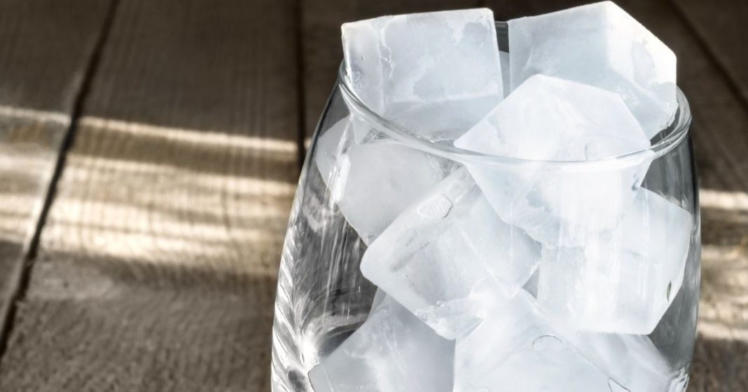 Como refrescar a casa com cubos de gelo: Truque simples sem ar-condicionado