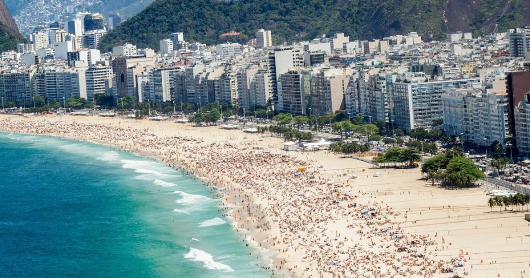 Estudo da UFRJ revela: o mar pode tomar até 100 metros da orla do Rio — e isso já começou