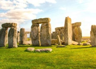 O mistério de Stonehenge desvendado: Estudo revela como monumento de 5.000 anos foi realmente construído