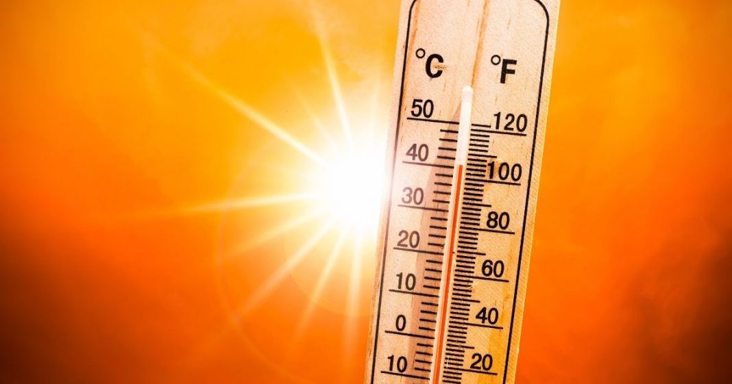 Onda de calor na Europa causa mortes, fecha escolas e até interdita a Torre Eiffel; Entenda os riscos do “assassino silencioso”
